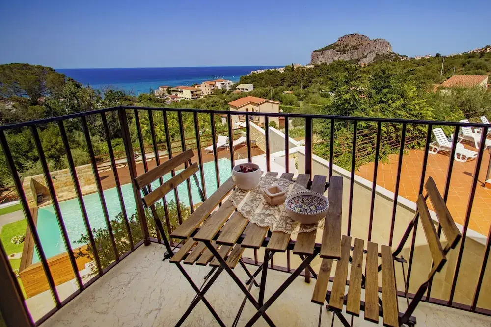 Pater Meus Suites - Sea View, Pool & Parking