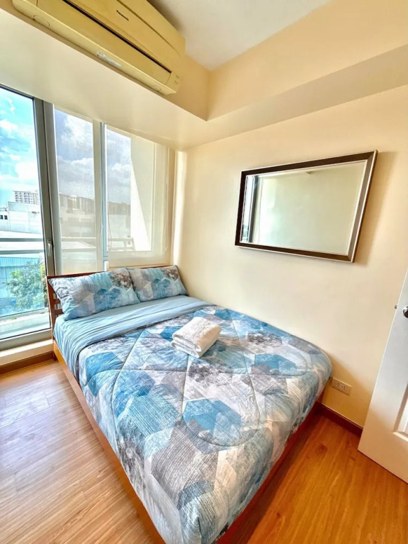 Azure Urban Resort 1br-2br St Tropez