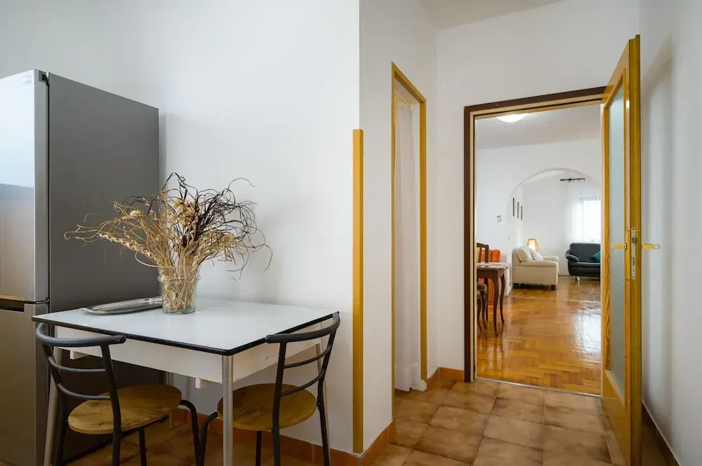 Graceful Apartment With Barbecue Area
