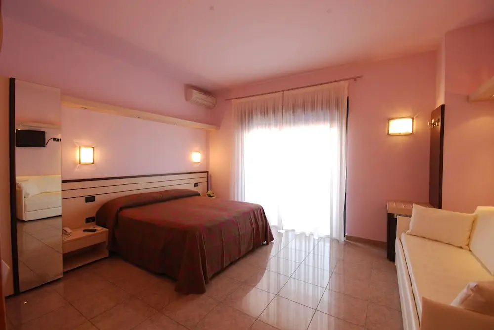 Hotel Clara