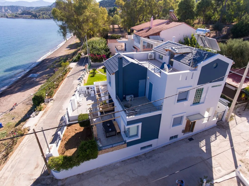 comfortable villa right by the sea