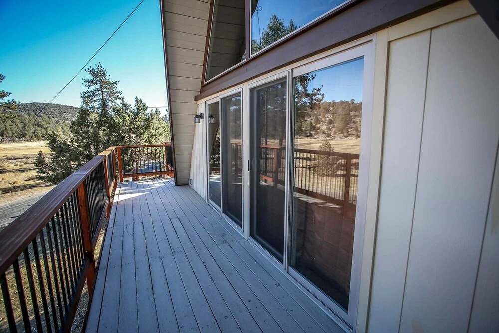 1632 - Meadow View Chalet by RedAwning