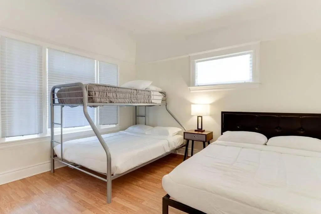 5 Bedroom Koreatown Charmer near DTLA