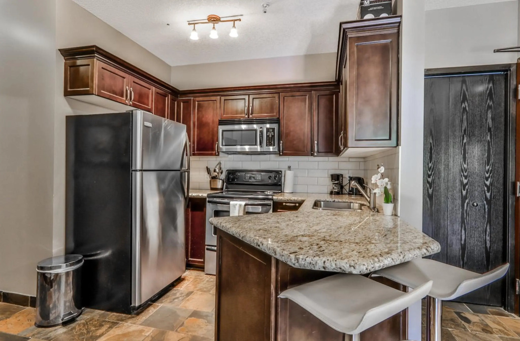 Instant Suites - Luxury 2 BR Suite in Canmore | Banff