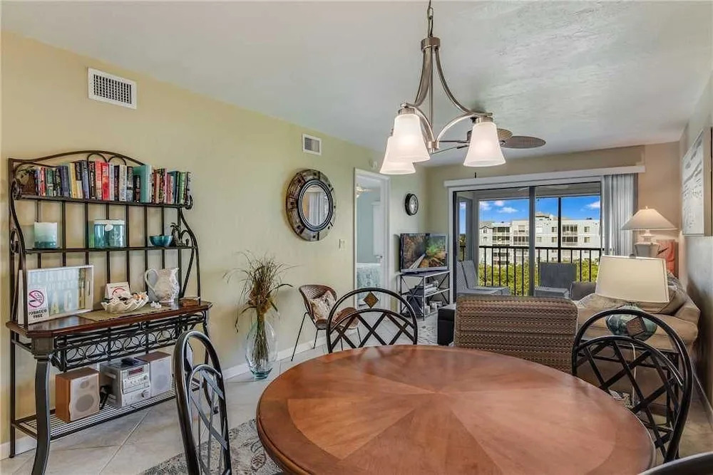 Estero Cove 352 - Two Bedroom Condo