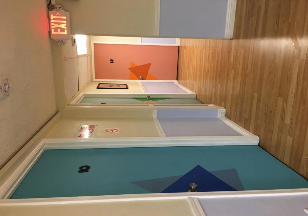 Traveler's Bed & Breakfast Hostel