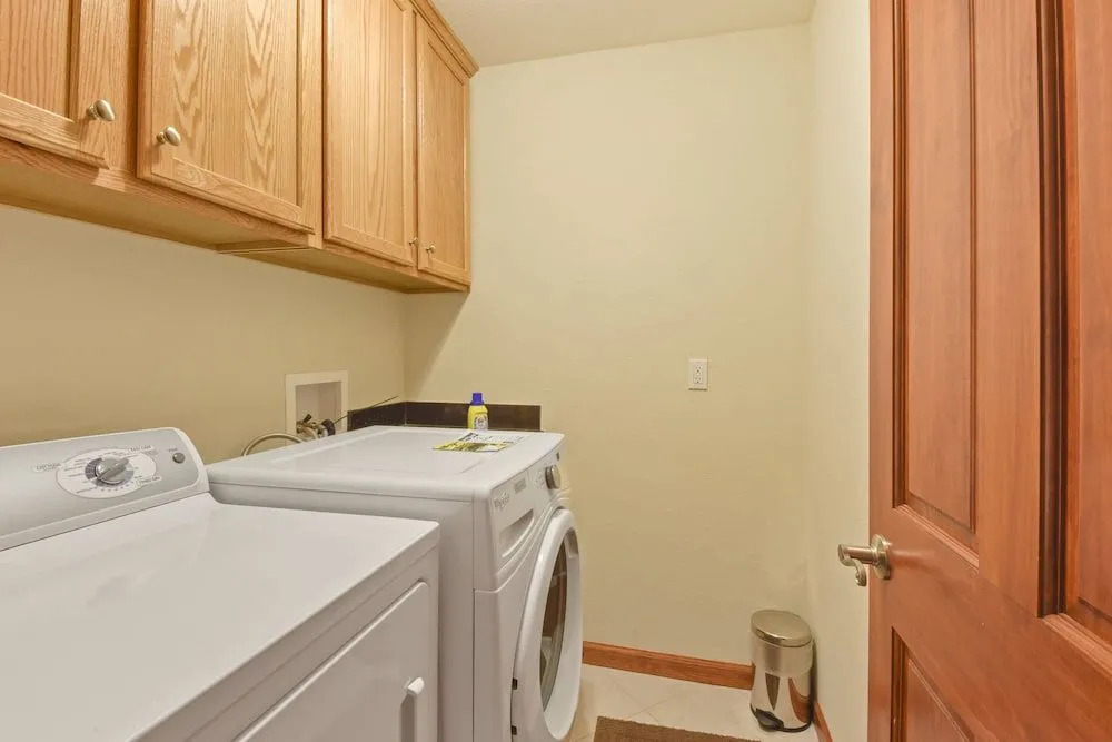 Mule Meadows Classy, Split Level South Tahoe Home!