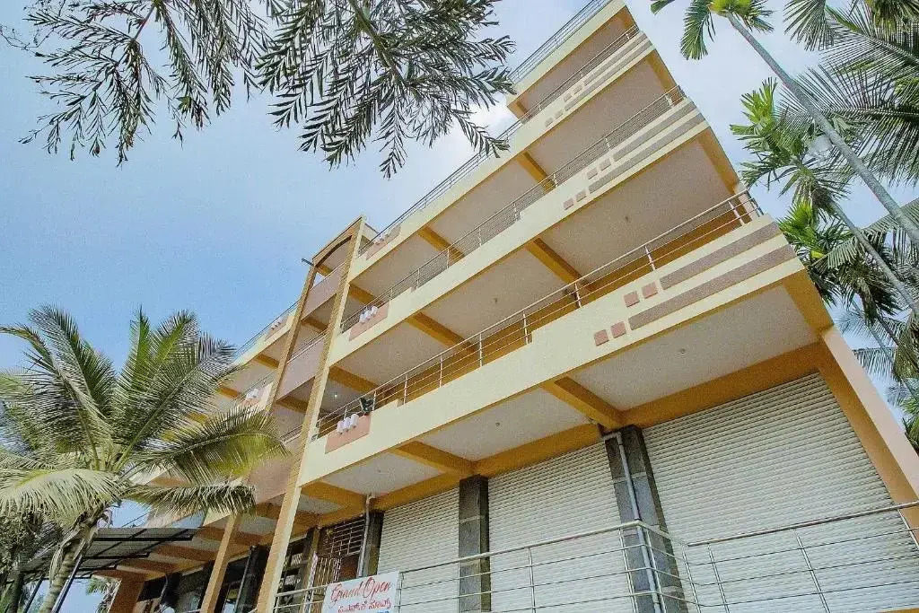 Hotel O P N K Suites