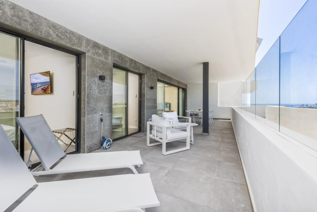 Luca in Fuengirola with 2 bedrooms and 2 bathrooms