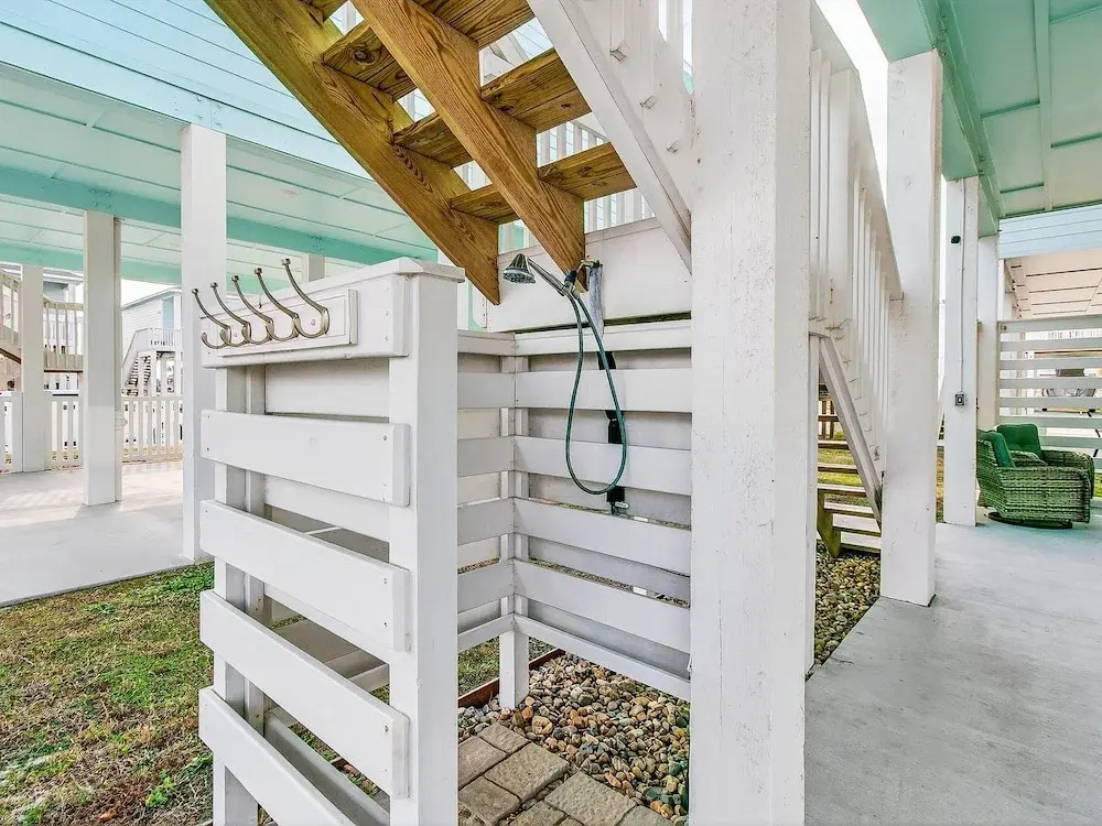 Turtle Cove 3 Bedroom Home by RedAwning