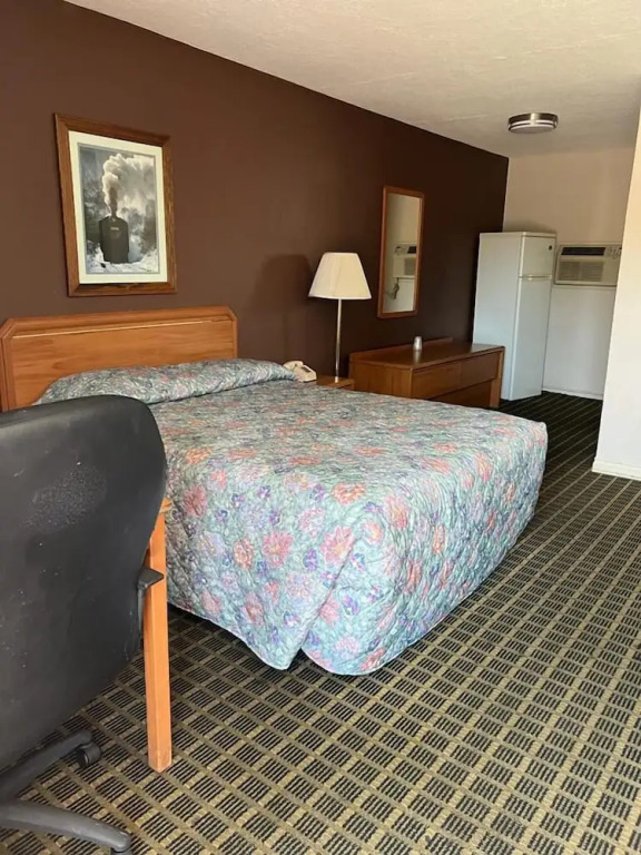 Aaron Motel