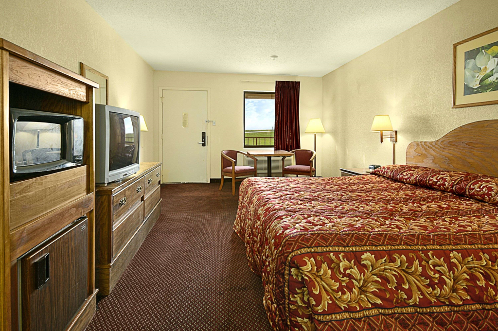 Super 8 By Wyndham Rayville