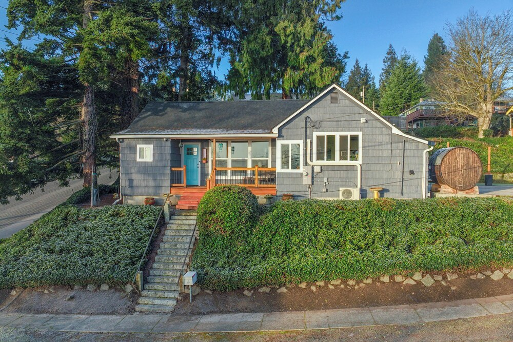 Walk to Shipyard: Bremerton Home w/ Patio!