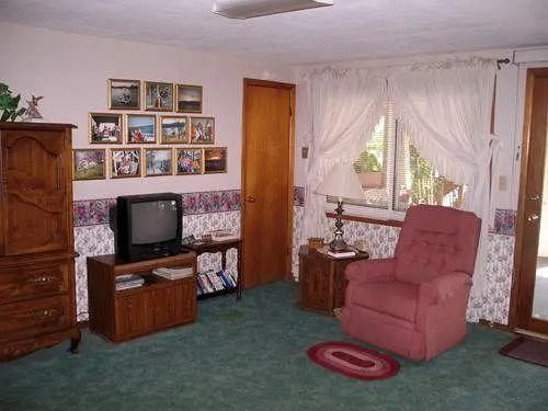 Lakeshore Bed & Breakfast