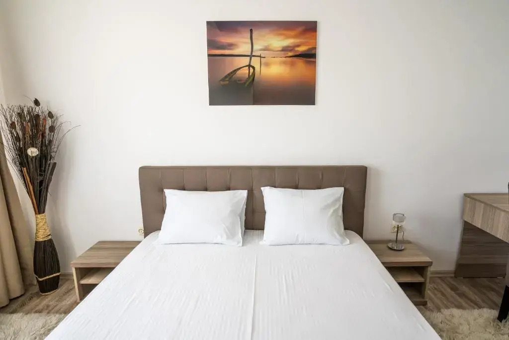 Summerland Sea View Apartment