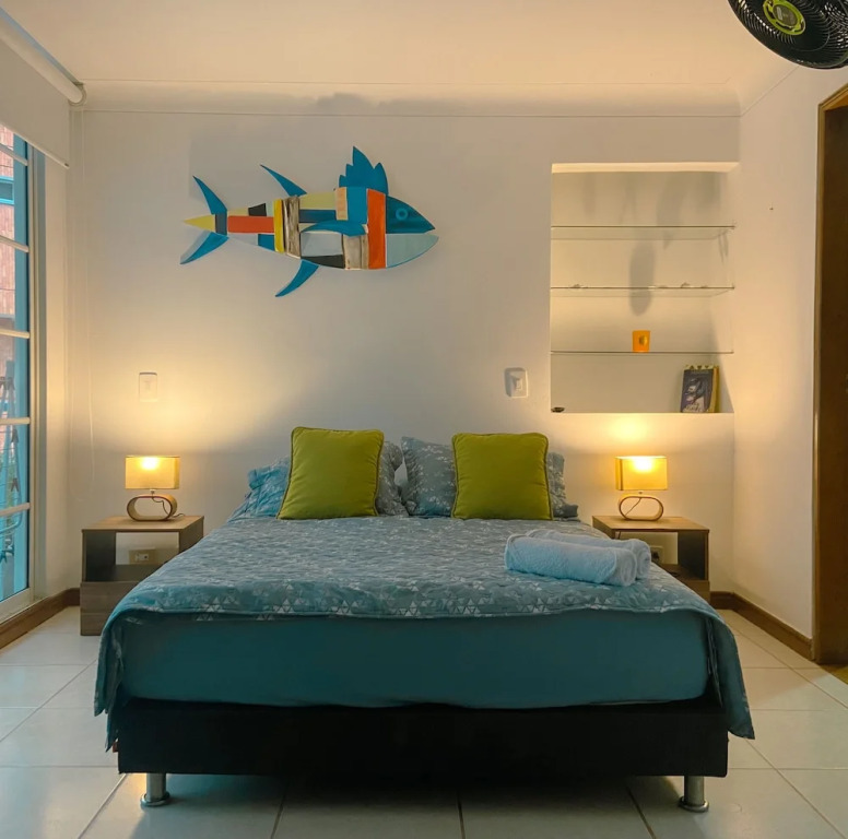 Quiet apartment one block from the beach