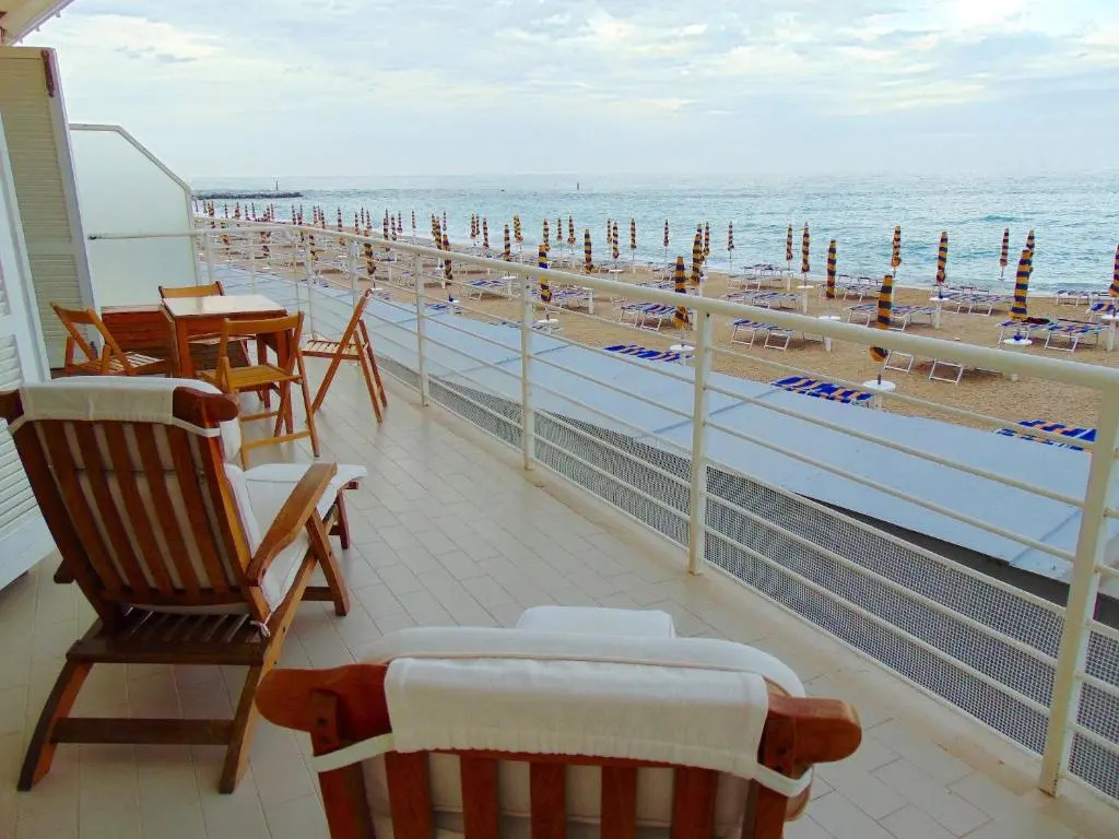 N226 - Numana, meraviglioso bilocale fronte mare