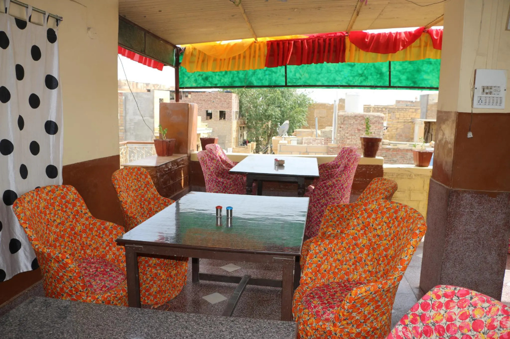 Ratan Hostel