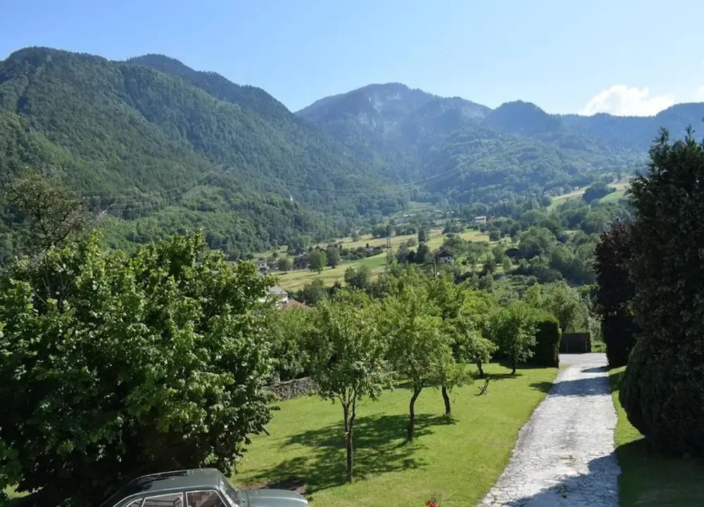 Studio in Doucy at the Foot of Ski Slopes