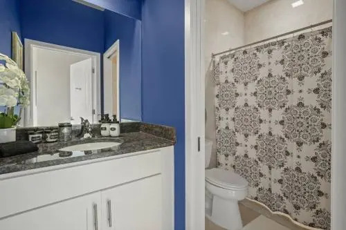Luxe on 5th | Old Town Alexandria