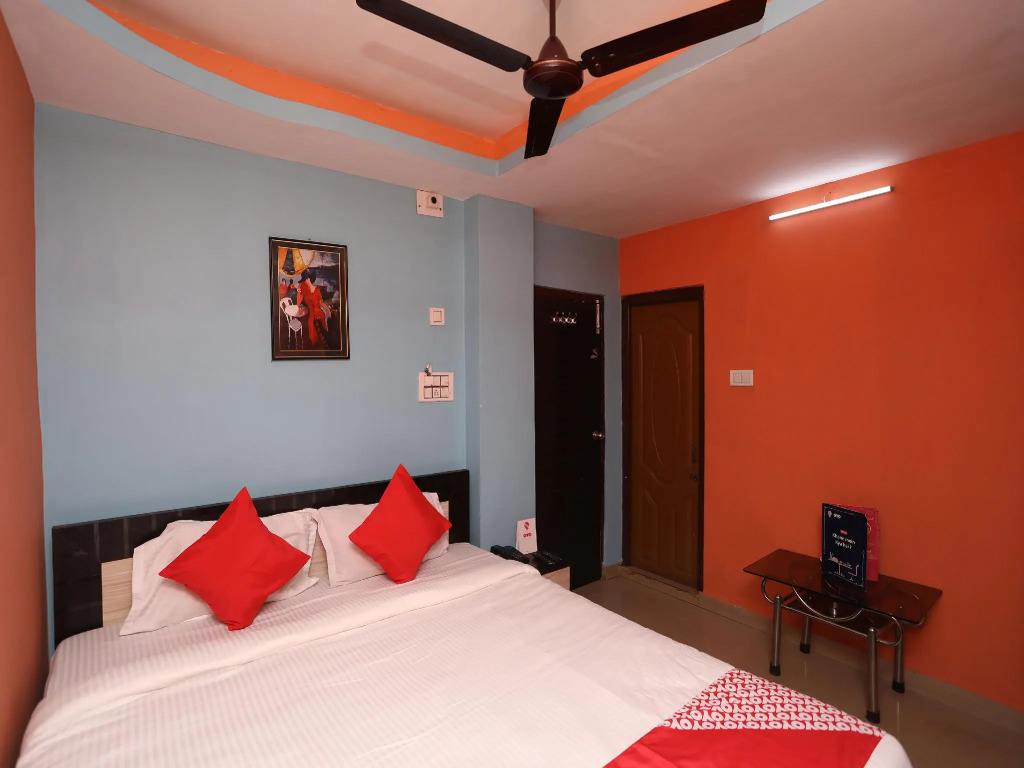 OYO 15114 Ivy Hotel