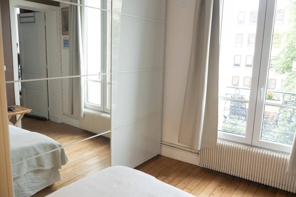 Beautiful Charming and Bright apt Near Paris