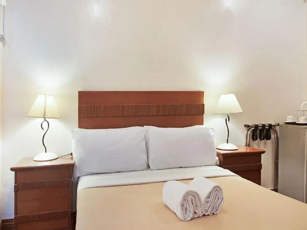 Townhouse OAK Metro Manila Near Osmena Highway PNR Pasay formerly Avitel Hotel