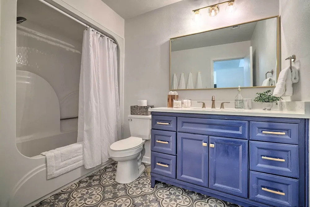 Renovated Dtwn Retreat < 1 Mi to Plaza Park!
