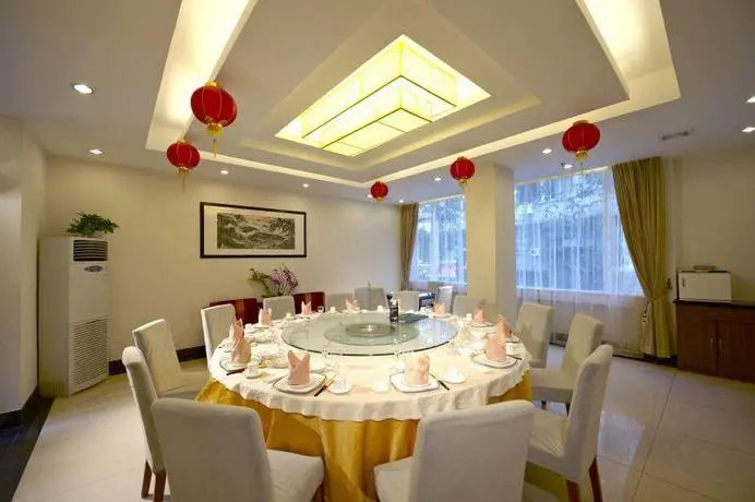 Minghong Hotel (Guangzhou Zhongshan Medical Dongshankou Metro Station)