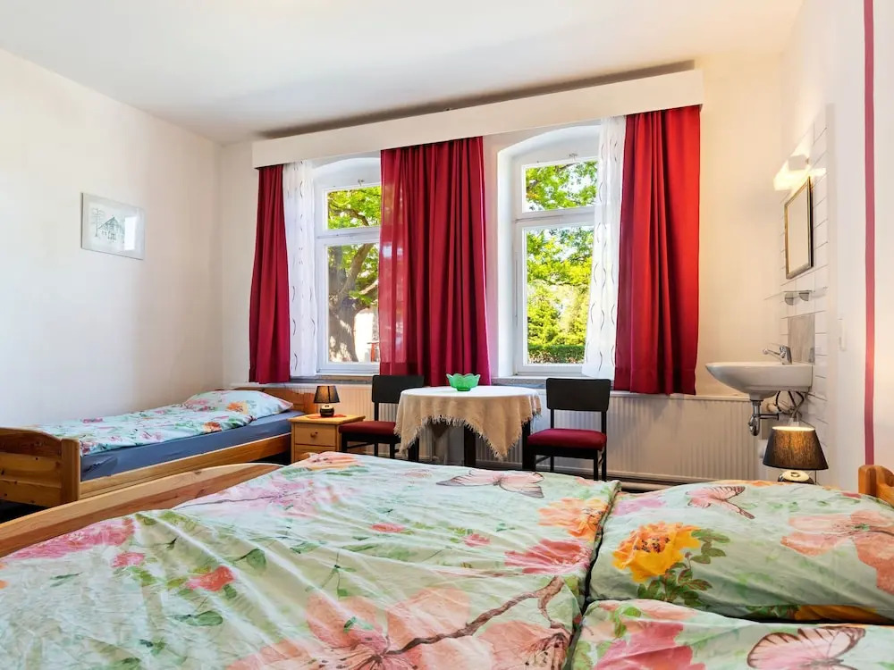 Alluring Apartment in Klein Pravtshagen With Garden