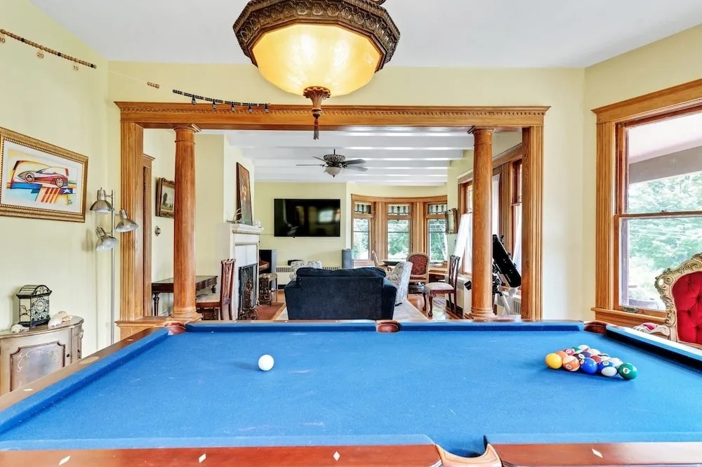 Spacious Victorian Home With Mountain Views And Lots Of Fun Extras!! 5 Bedroom Farmhouse by RedAwning