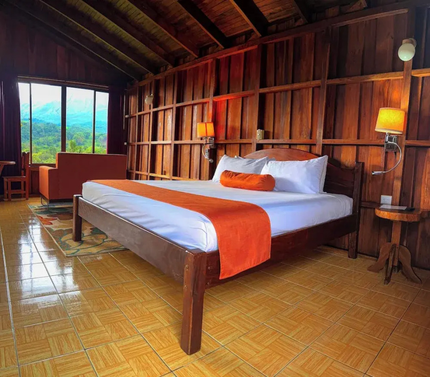 Arenal Roca Lodge