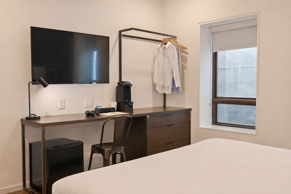 Sosuite at The Queen - Queen Village