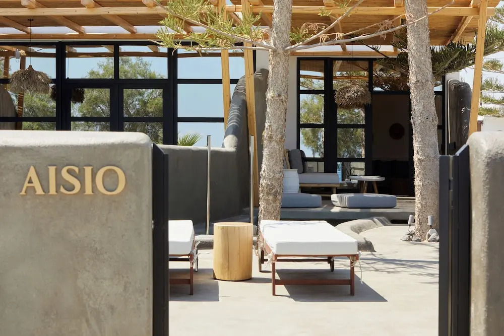 Oscar Beachfront Suites