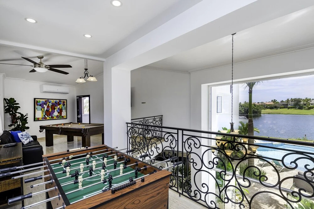 Amazing Private Villa with Chef & Maids