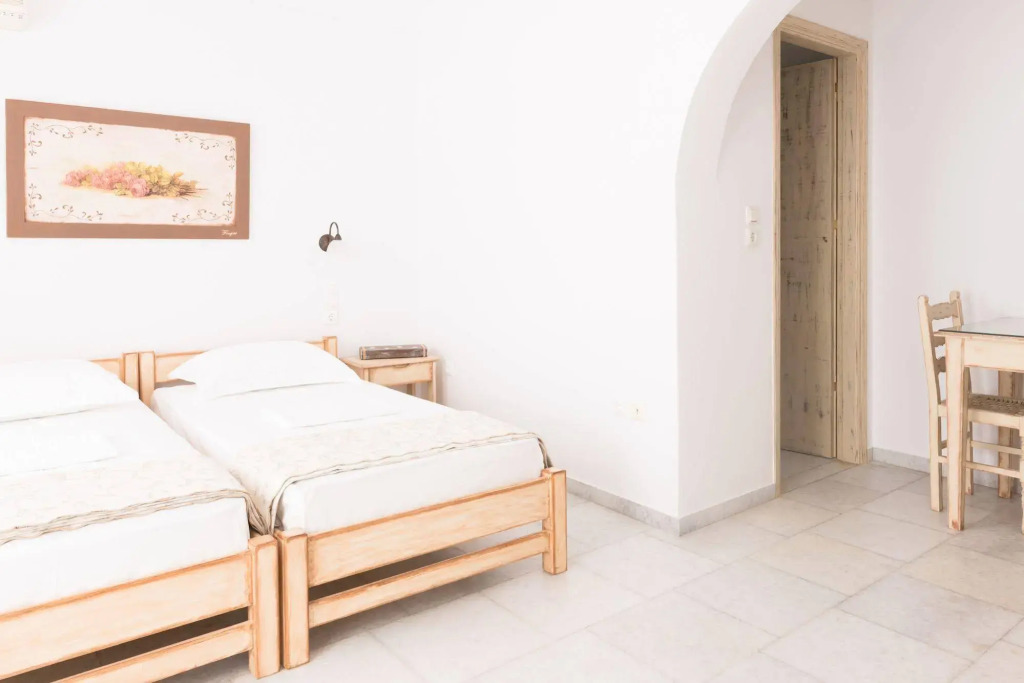 Fragias Studios & Apartments
