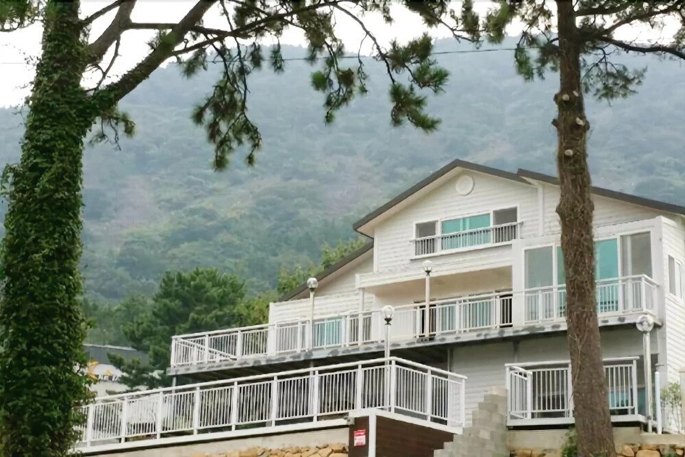 Seasidepine Pension
