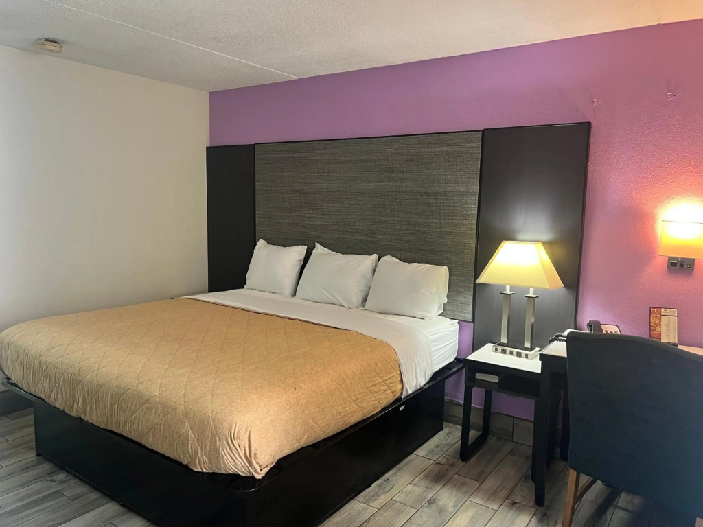 Americas Best Value Inn - Tillmans Corner / Mobile