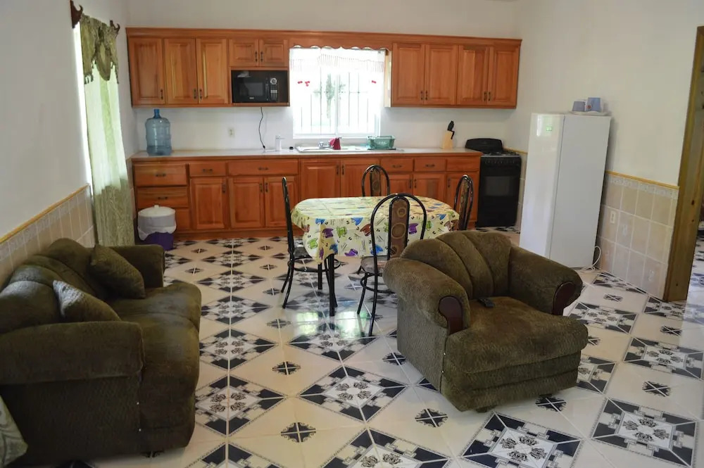 Island Charm Apartments
