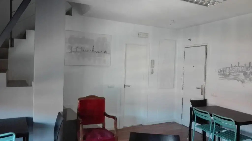 TOLETUM low cost LOFTS duplex diafanos o 2dormitorios PARKING Municipal Gratis al aire libre a 100m