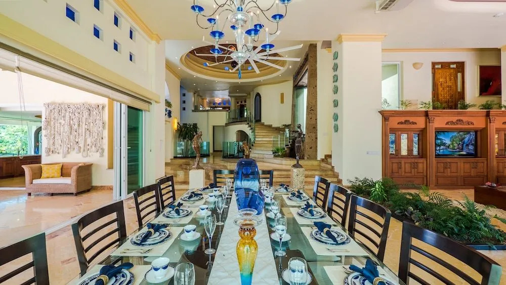 Penthouse With Amazing Views, and Luxury Throughout