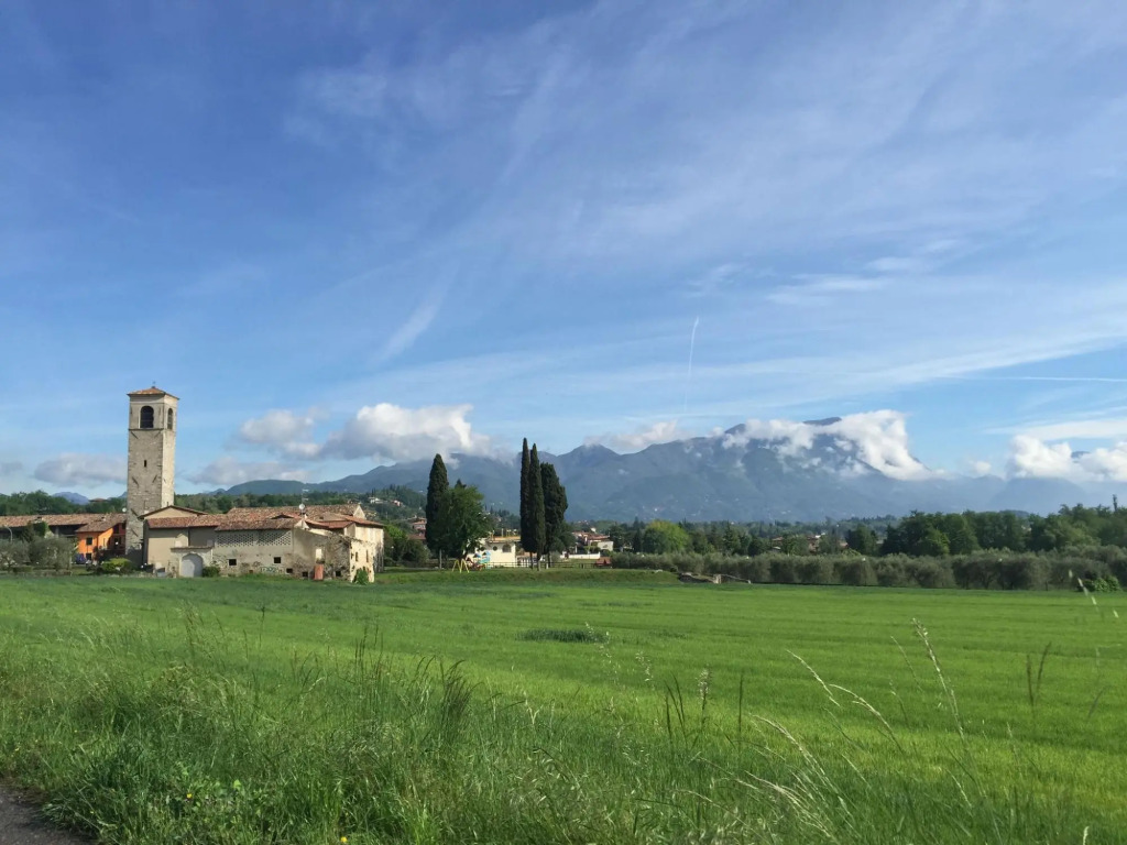 Serene Apartment in Manerba Del Garda with Pool