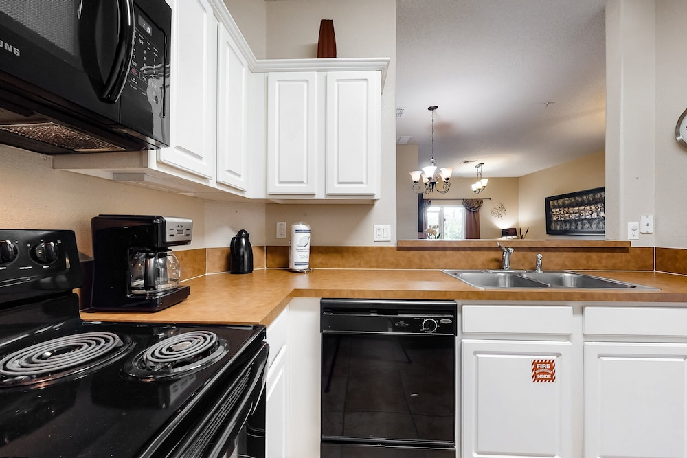 Family Home W/shared Pool,wifi,ac,lake Views - Close to Walt Disney World Resort