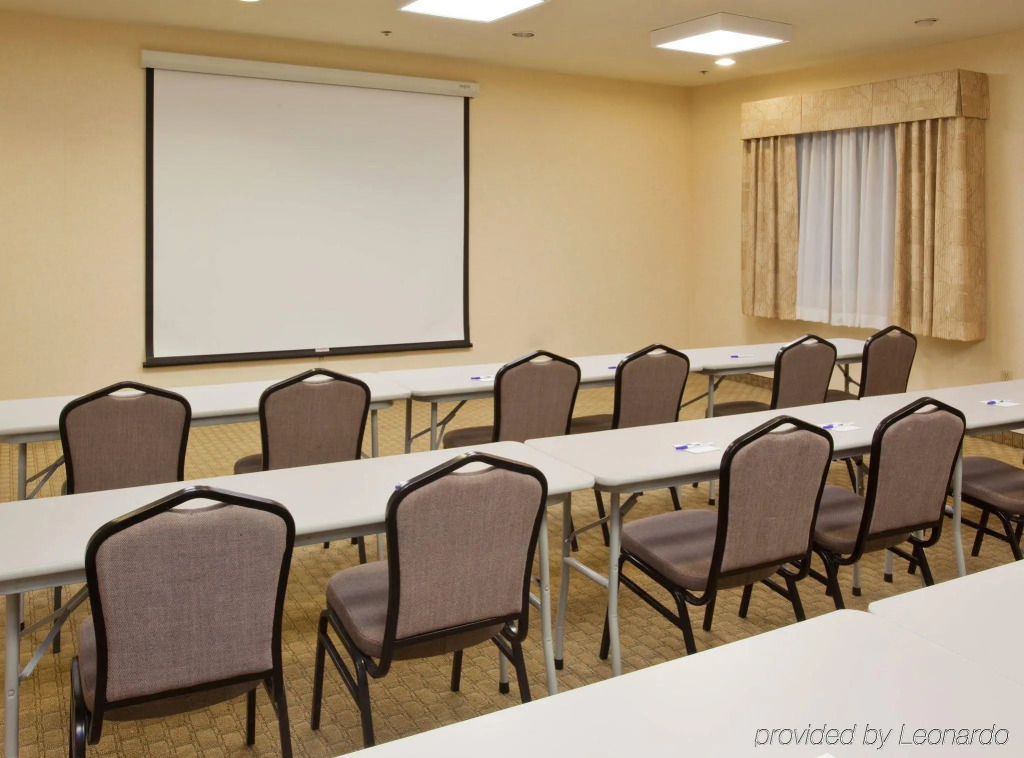 Holiday Inn Express & Suites Fresno River Park Hwy 41 by IHG