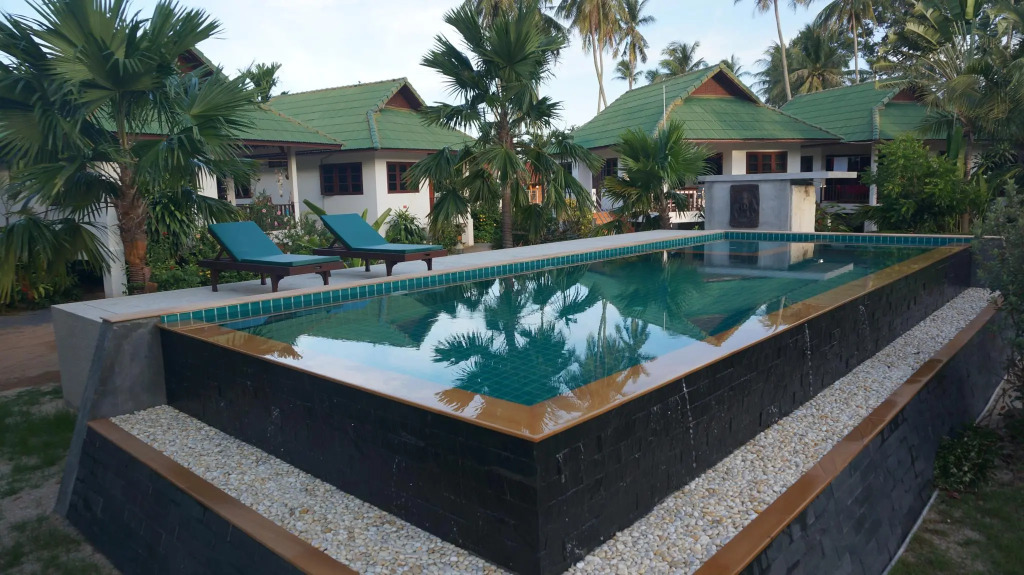 Baan Nok Suan Resort