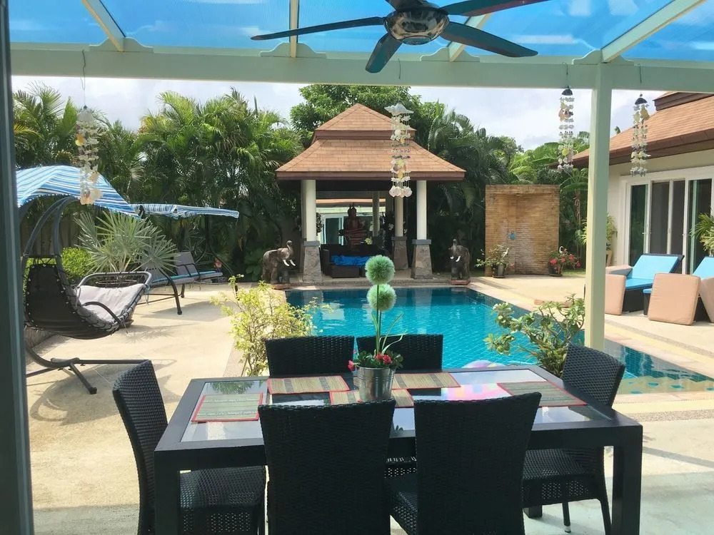 Sirinthara Villa 4 bed pool Nai Harn