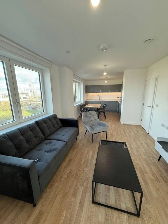 Stratforf 2-bed Apt, Sleeps 4 With Private Garden