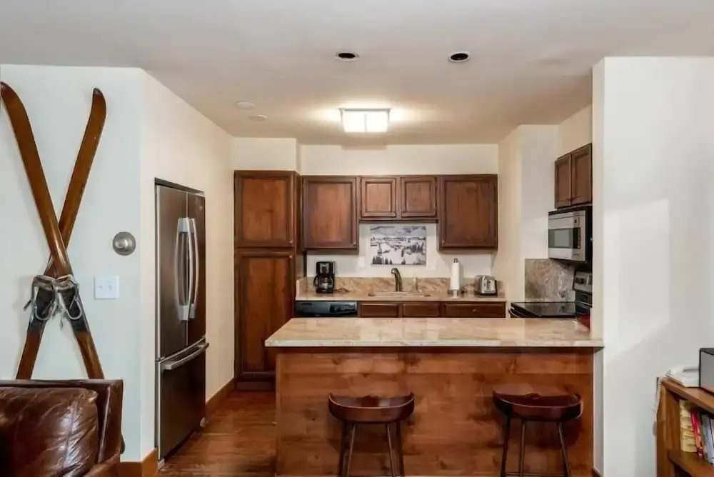 Modern 2 Bedroom Condo at the Base of Vail Mountain Next to Gondola One