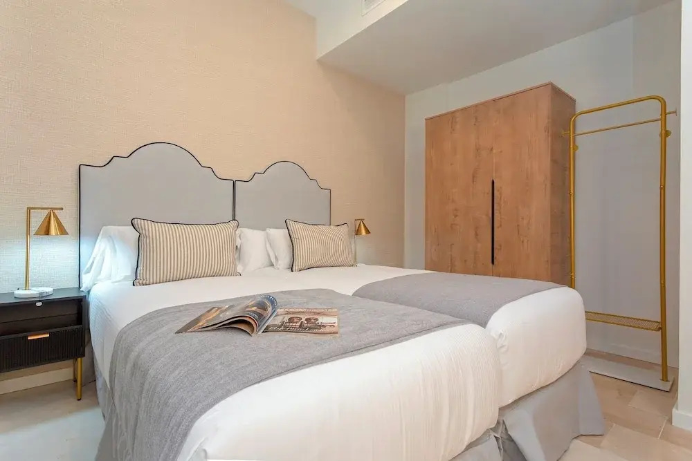 Exclusive Apartment 5BD in Seville. Carlos V