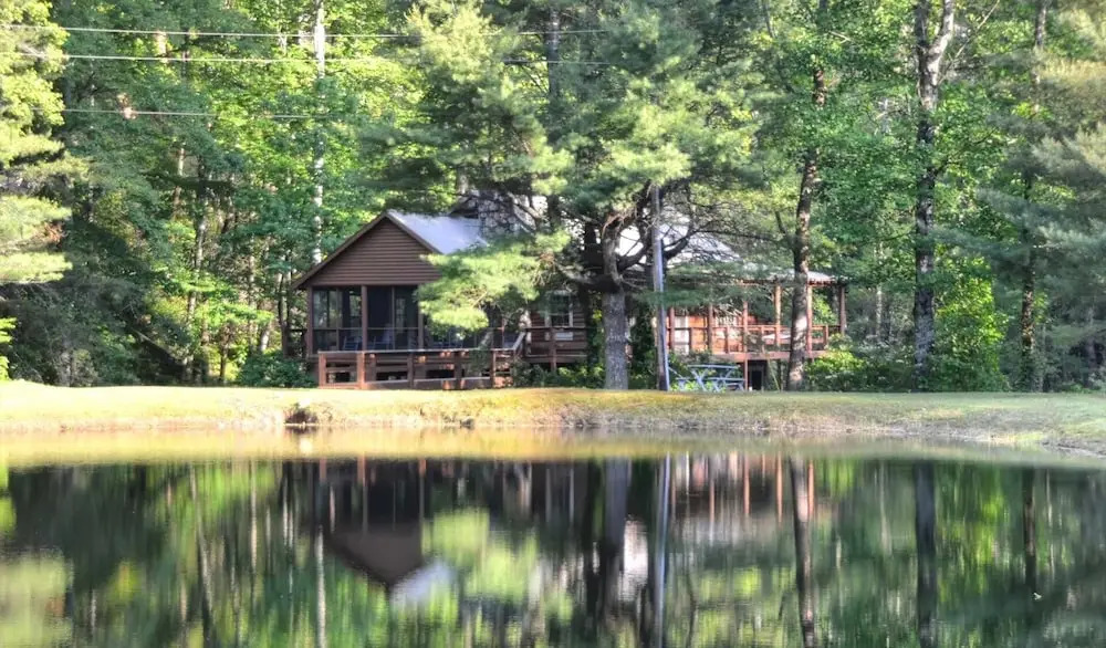 Rippling Waters Lodge 3 Bedroom Cabin by RedAwning
